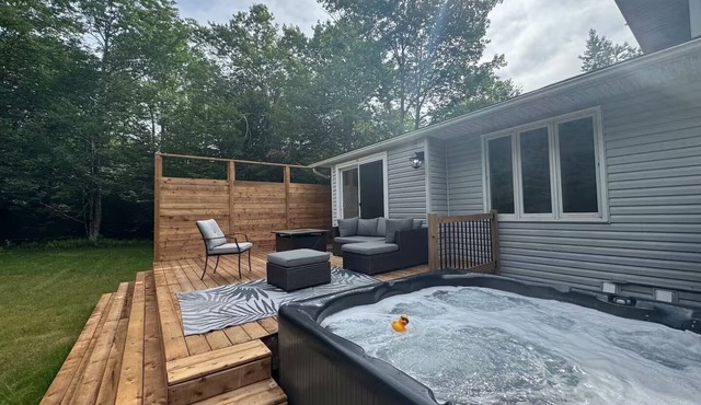 3 Bedroom Retreat w/Hot Tub