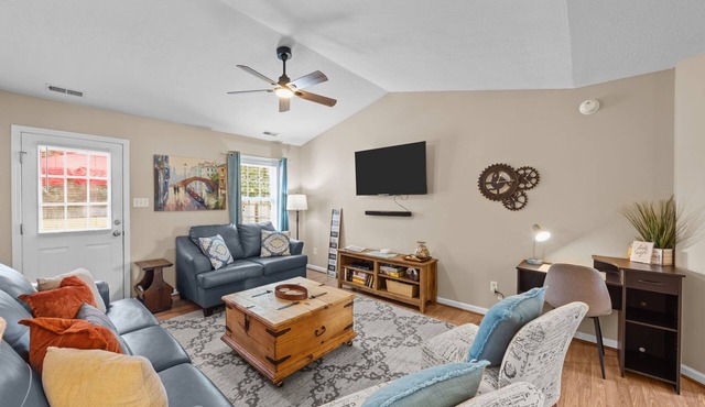 3-Bedroom Retreat with King Suite, Pool Table & Private Fenced Yard