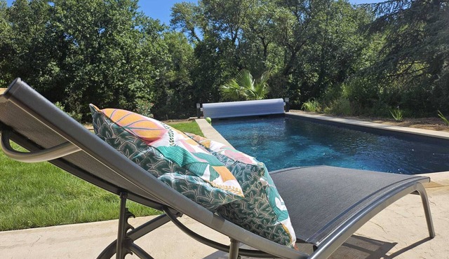 3-bedroom riverside villa with pool and view of mont ventoux