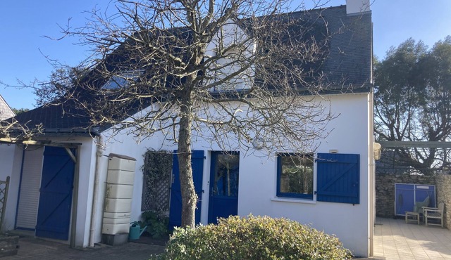 3-bedroom seaside house 400 metres from the sea