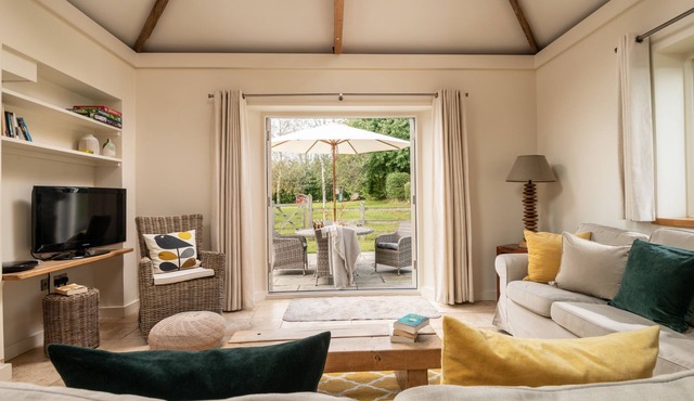 3 bedroom single story barn with luxury indoor pool close to the north Norfolk coast