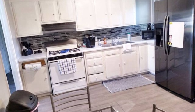 3 Bedroom Slab home Located Close to I-380 Wifi, Netflix, Youtube TV