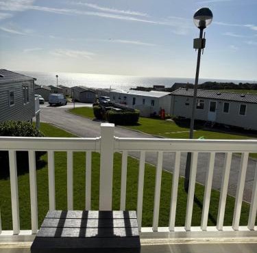3 Bedroom, Sleep 6, Wi-Fi, Decking, Sea-View, Parking