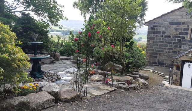 3 bedroom- Sleeps 6-Greave Farm Todmorden Cottage
