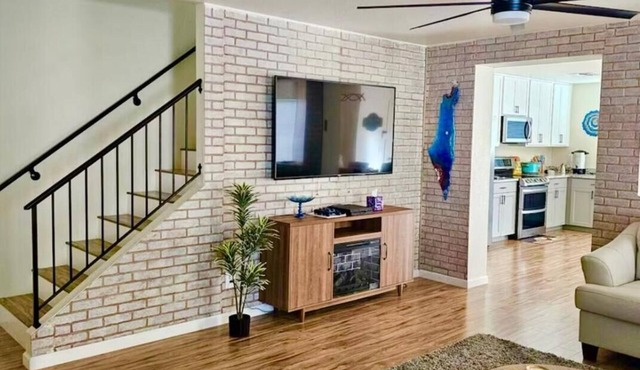 3-bedroom spacious Tucson home, newly remodeled kitchen