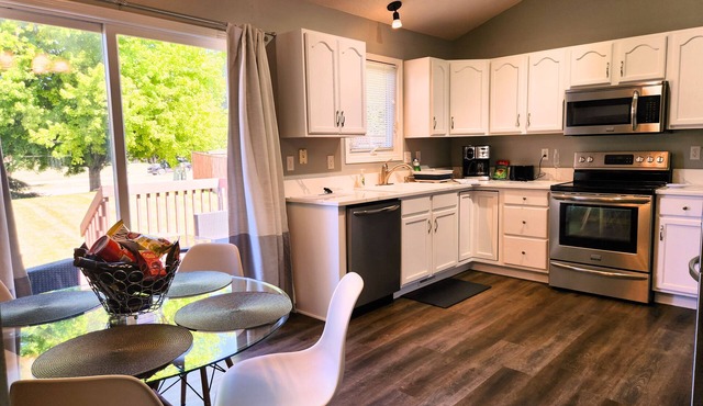 3+ bedroom split level house in the heart of all Clive amenities