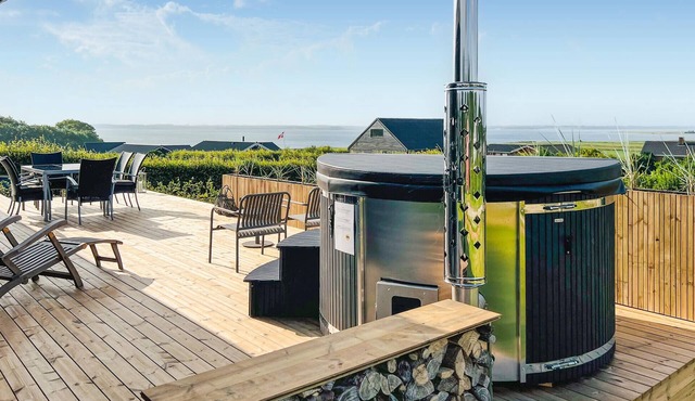 3 bedroom stunning home in øster assels