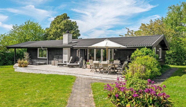 3 bedroom stunning home in Tisvildeleje