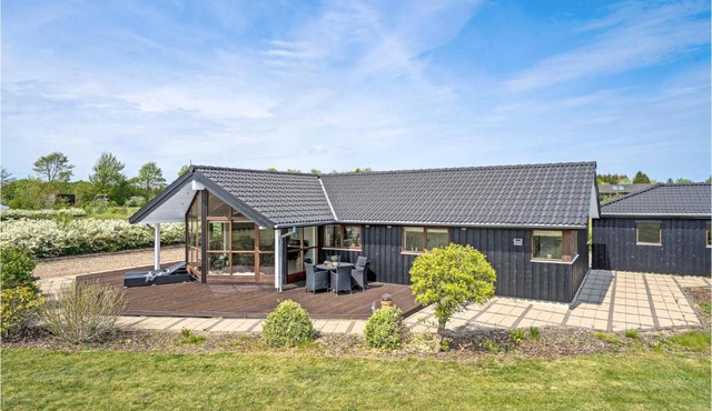 3 Bedroom Stunning Home In Ejstrupholm