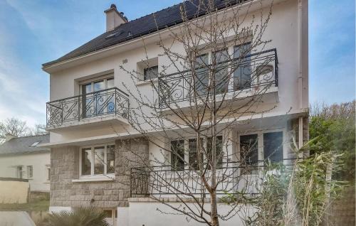 3 Bedroom Stunning Home In Lanvaudan