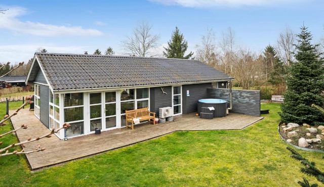3 Bedroom Stunning Home In Fårvang