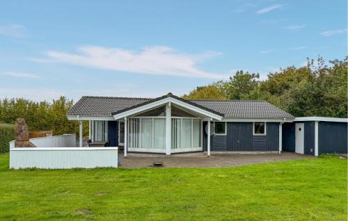 3 Bedroom Stunning Home In Hovborg