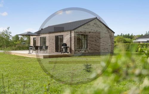 3 Bedroom Stunning Home In Hovborg