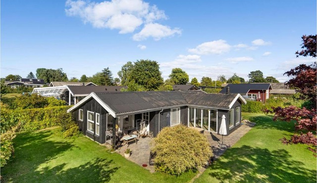 3 Bedroom Stunning Home In Malling