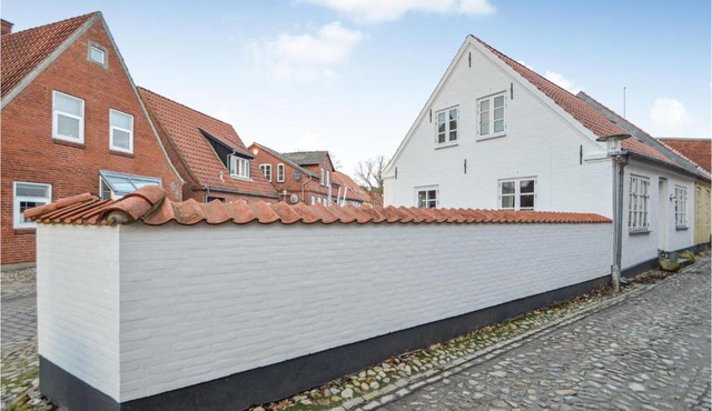 3 Bedroom Stunning Home In Tønder