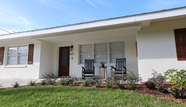 3 Bedroom Stylish Palmetto Home Close to Beaches, Marina, Dining & Attractions