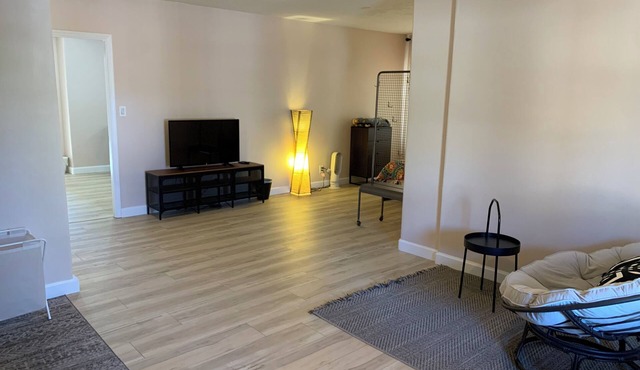 3-bedroom suite with WiFi in Albuquerque