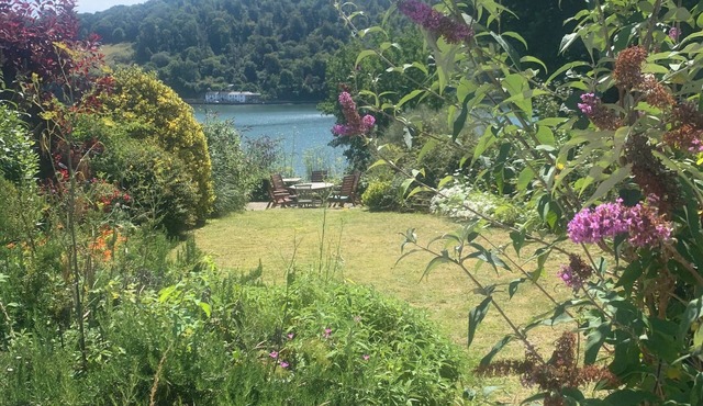 3-bedroom Terraced cottage in Millbrook with Estuary views