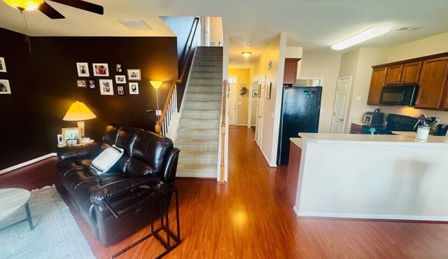 3 Bedroom Town House Perfect for Furniture Market or High Point University