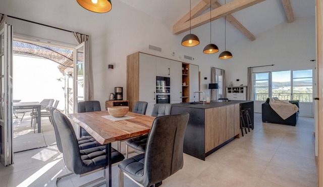 3-BEDROOM TOWN HOUSE WITH SPLENDID VIEW (N°569)