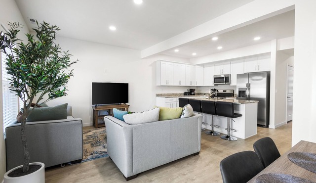 3-bedroom townhome in serene Spokane Valley with AC
