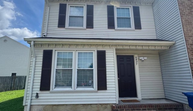 3-bedroom townhome in charming Virginia Beach