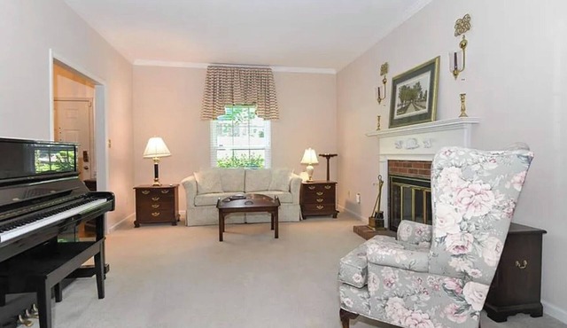 3-bedroom townhome in serene Greensboro with AC comfort
