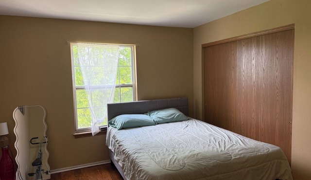 3-bedroom townhome in delightful Montgomery with AC