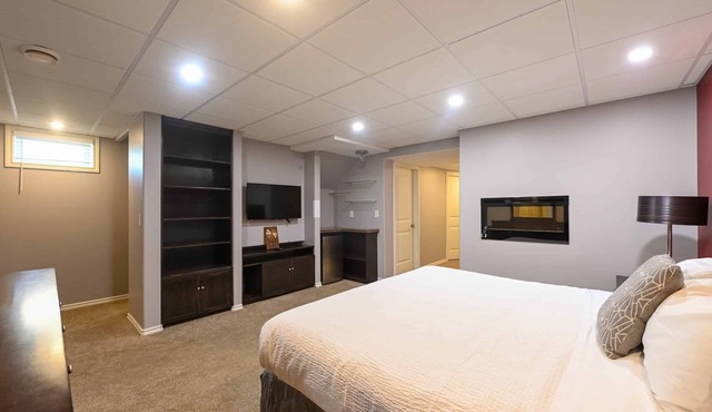 3-bedroom townhome in beautiful Saskatoon with AC and gym membershheeep