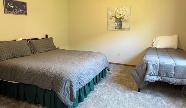 3-bedroom townhome in lovely Ainsworth with AC, WiFi