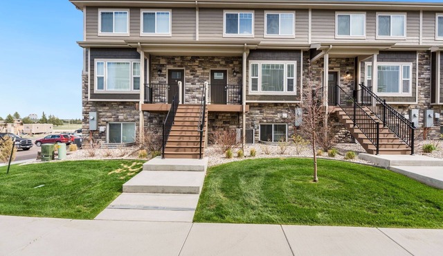 3-bedroom townhome in adorable Cheyenne with AC