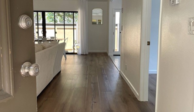 3-bedroom townhome in welcoming Monrovia with pool