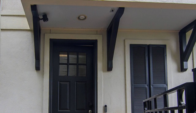 3-bedroom townhome in wonderful Houston with cool AC