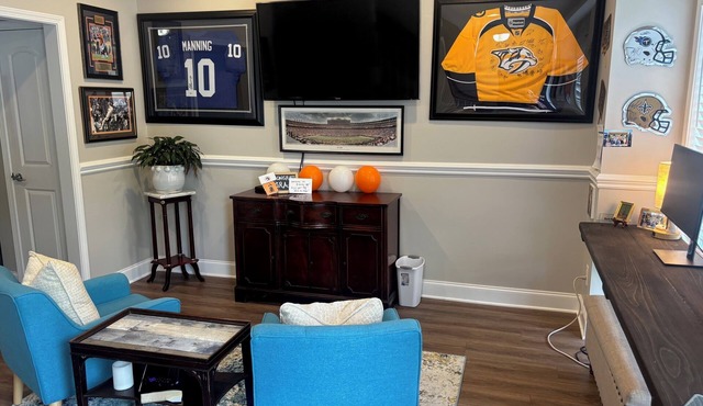 3-bedroom townhome ten minutes from UT campus. Total fresh remodel.