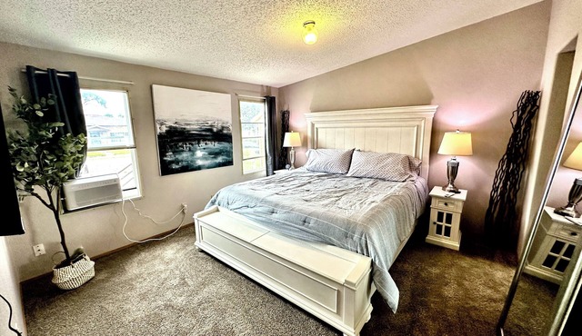 3-bedroom townhome in Fort Morgan with AC, WiFi