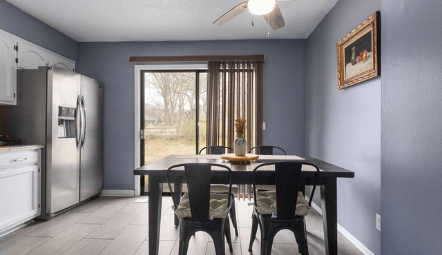 3-bedroom townhome in charming Kansas City with WiFi, AC