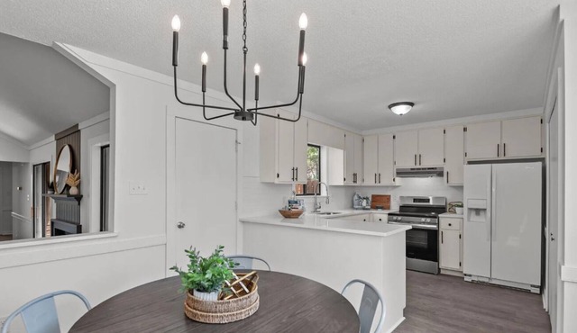 3-bedroom townhome in Rocky Mount with AC, WiFi