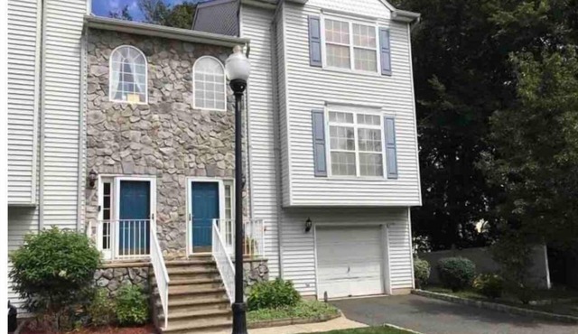 3 Bedroom Townhouse.