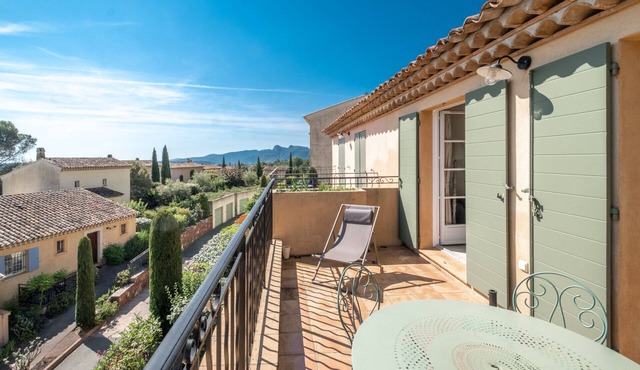 3 BEDROOM TOWNHOUSE WITH GARDEN (N°527)