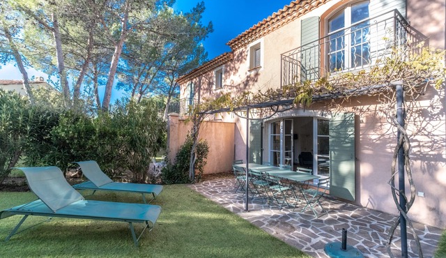 3 BEDROOM TOWNHOUSE WITH GARDEN (N°425)