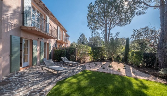 3-BEDROOM TOWNHOUSE WITH GARDEN (N°412)