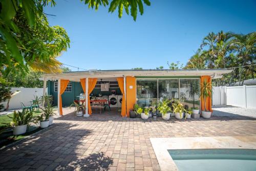 3-Bedroom Tropical Villa with Heated Pool in Fort Lauderdale