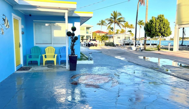 3-bedroom turtle theme house in Little Venice, Marathon with ocean view