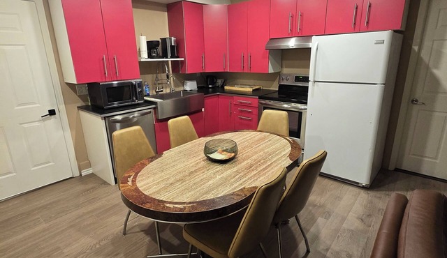 3 bedroom unit, 7 people sleep on down stairs, ground floor