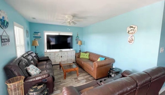 3-bedroom villa in charming North Topsail Beach with WiFi, AC Ocean front view