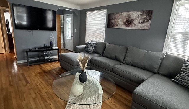 3-bedroom vacation home near Henry Ford Museum