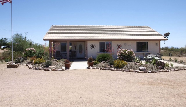 3-bedroom vacation home near Lost Dutchman State Park