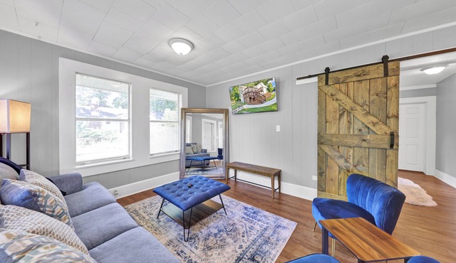 3-bedroom vacation home 12 mins from University of Alabama-Birmingham &Hospital