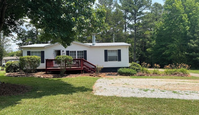 3-bedroom vacation home just 5 minutes to Lake Gaston