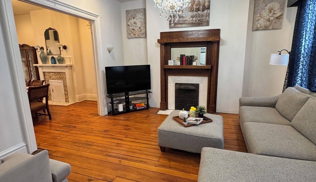 3-bedroom Victorian home for relaxing stays in the heart of Wheeling
